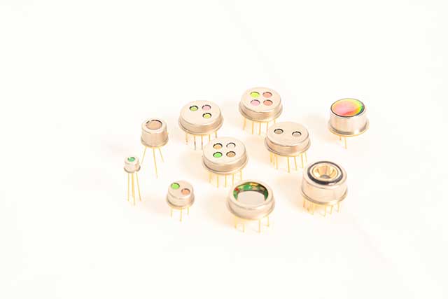 ��DIAS��Ԫ�t��̽�y��, ��DIAS��Ԫ�t��̽�y��